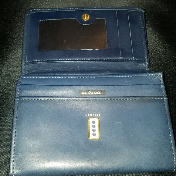 102 La Grande  wallet and change purse.  Size  os - Picture 7 of 8